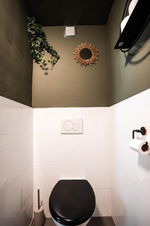 The Lion King - 6 Person Linked Apartment With Roof Terrace Groningen Buitenkant foto